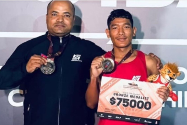 पदक विजेता चन्द्र स्वदेश फिर्ता